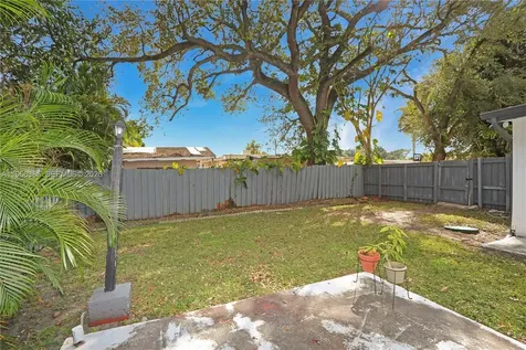 1221 SW 74th Court Miami FL 33144