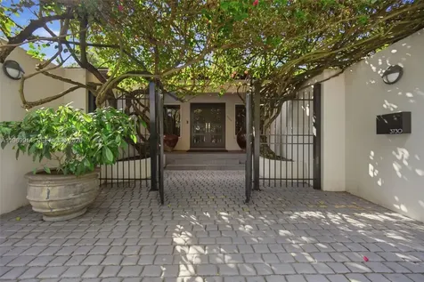 3730 Solana Road Miami FL 33133