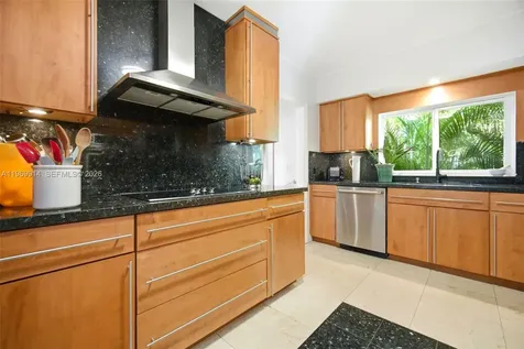 3730 Solana Road Miami FL 33133