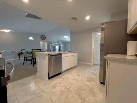 2507 NW 8th Place Cape Coral FL 33993
