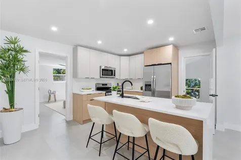 560 NE 110th Terrace Miami FL 33161