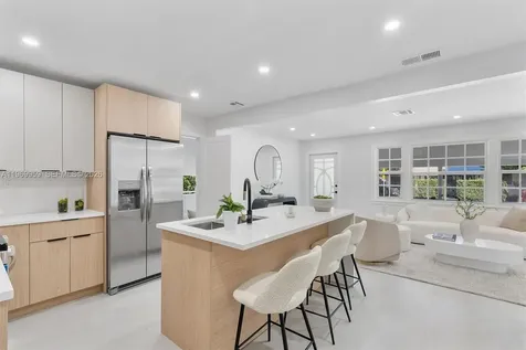 560 NE 110th Terrace Miami FL 33161