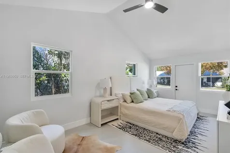 560 NE 110th Terrace Miami FL 33161