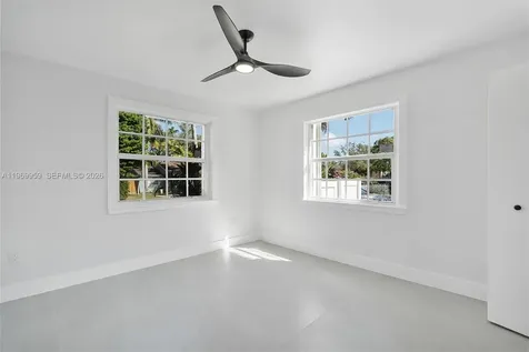 560 NE 110th Terrace Miami FL 33161