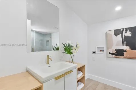 560 NE 110th Terrace Miami FL 33161