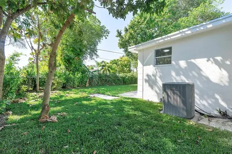 560 NE 110th Terrace Miami FL 33161