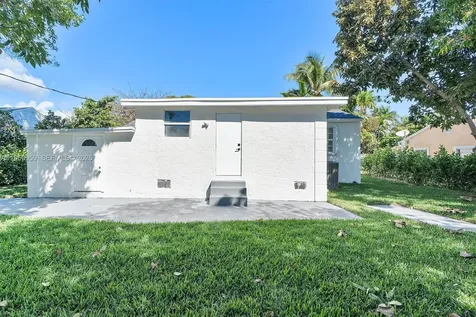 560 NE 110th Terrace Miami FL 33161