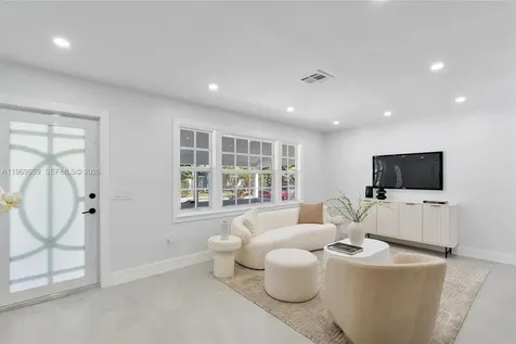 560 NE 110th Terrace Miami FL 33161