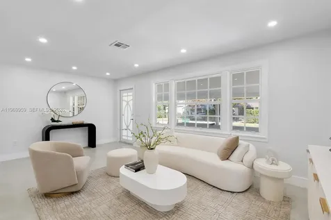 560 NE 110th Terrace Miami FL 33161