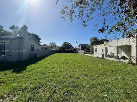 1762 NW 44th Street Miami FL 33142