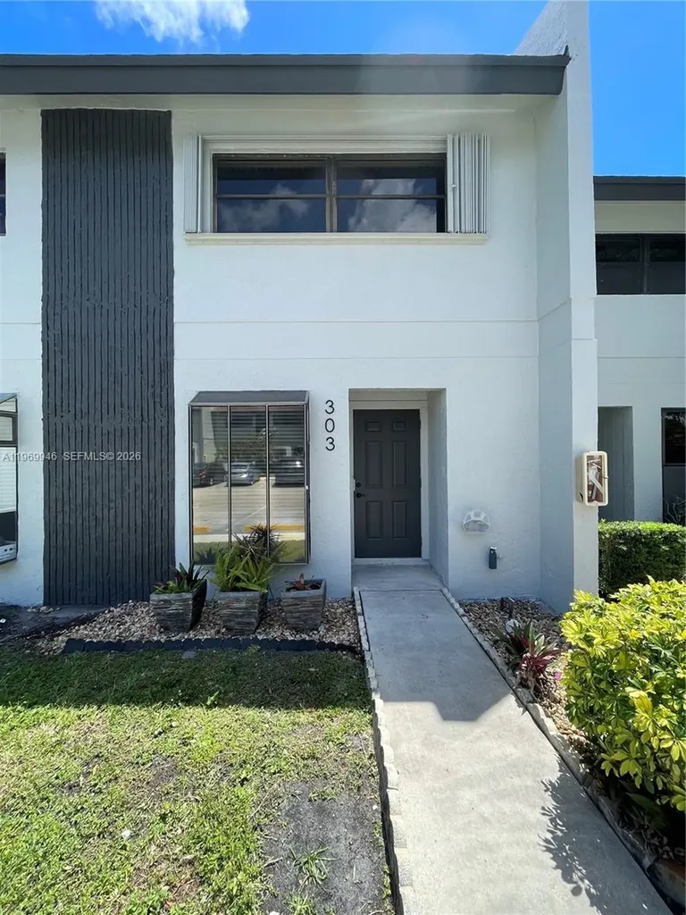 2700 S Oakland Forest Drive Oakland Park FL 33309