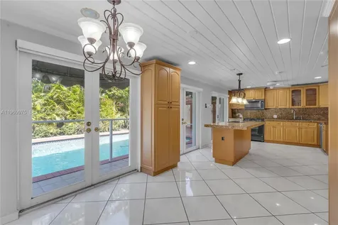 7941 SW 18th Terrace Miami FL 33155