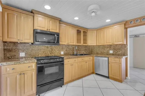 7941 SW 18th Terrace Miami FL 33155