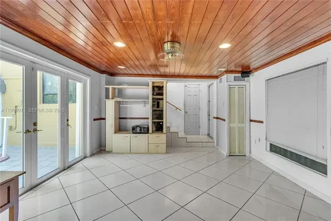7941 SW 18th Terrace Miami FL 33155