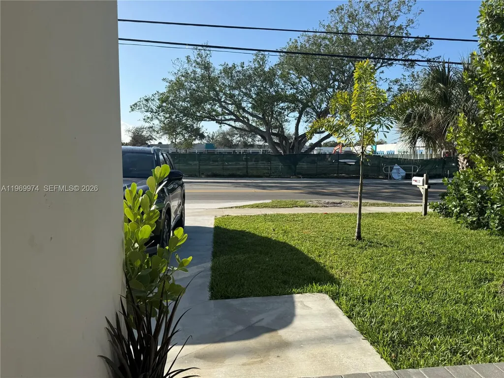 413 SW 10th Street Delray Beach FL 33444