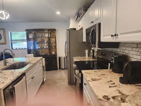 413 SW 10th Street Delray Beach FL 33444