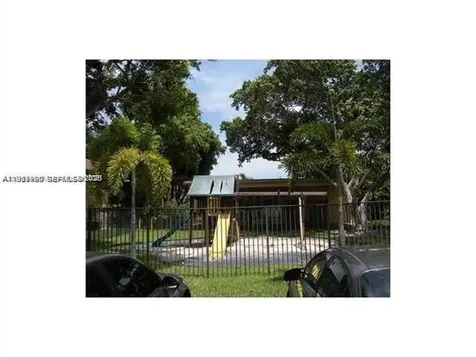 2530 NW 39th Way Lauderdale Lakes FL 33311
