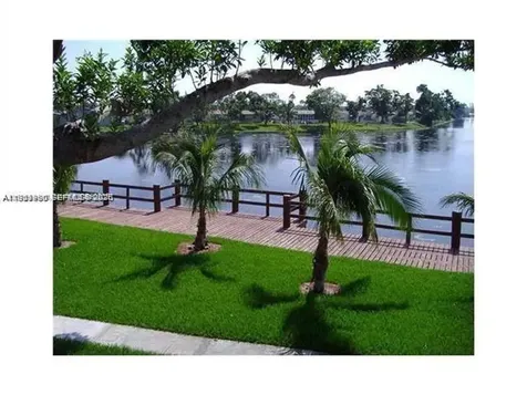 2530 NW 39th Way Lauderdale Lakes FL 33311