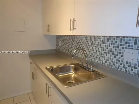 2530 NW 39th Way Lauderdale Lakes FL 33311