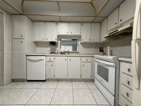 301 SE 3rd Street Dania FL 33004