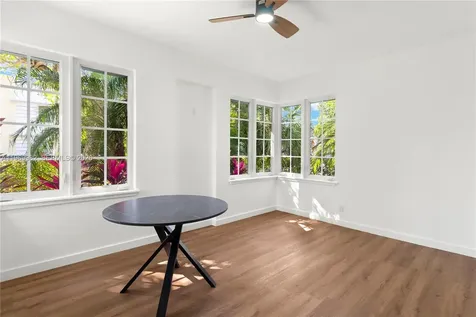 1009 Meridian Avenue Miami Beach FL 33139