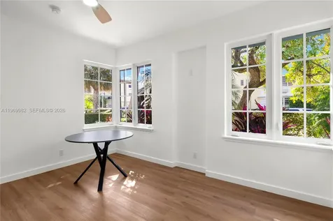 1009 Meridian Avenue Miami Beach FL 33139