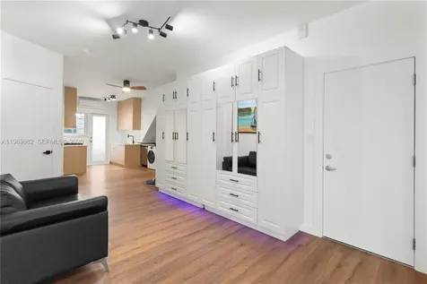 1009 Meridian Avenue Miami Beach FL 33139