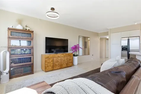 1745 E Hallandale Beach Boulevard Hallandale Beach FL 33009