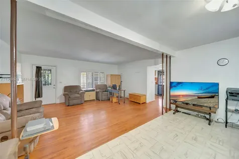 890 NE 138th Street North Miami FL 33161