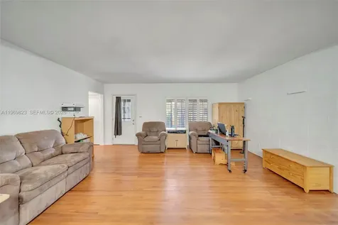890 NE 138th Street North Miami FL 33161