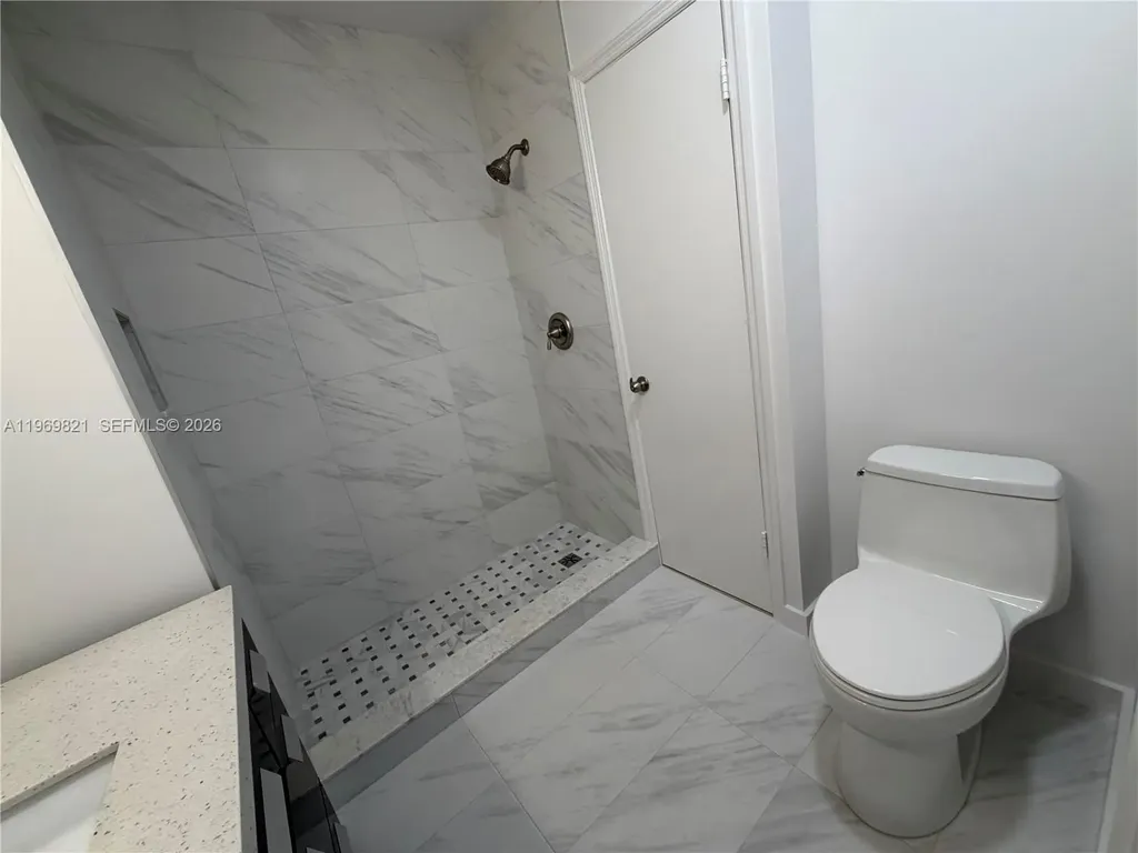 2426 SE 17th Causeway Fort Lauderdale FL 33316