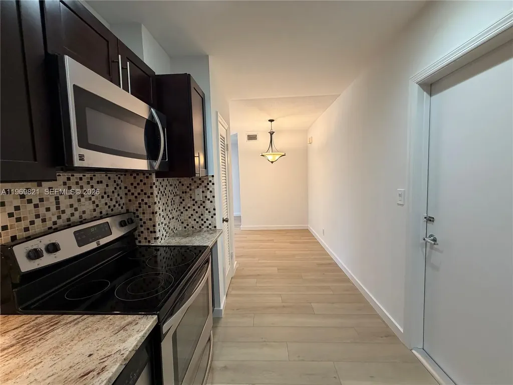2426 SE 17th Causeway Fort Lauderdale FL 33316
