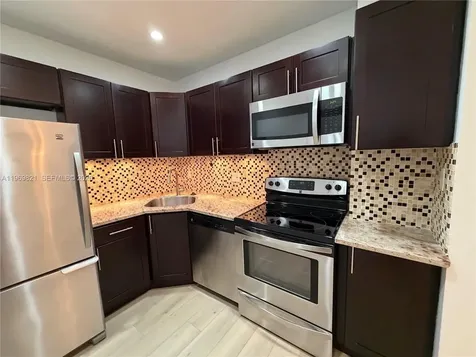 2426 SE 17th Causeway Fort Lauderdale FL 33316