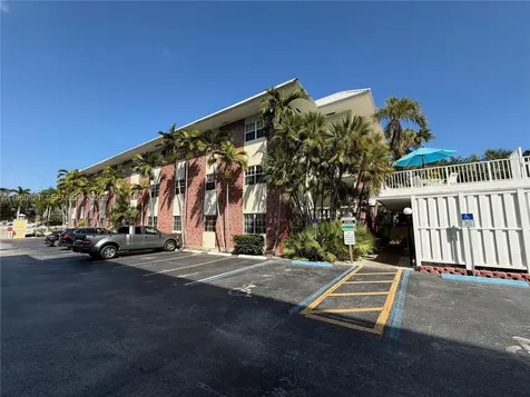 2426 SE 17th Causeway Fort Lauderdale FL 33316