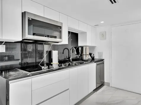 401 Ocean Drive Miami Beach FL 33139