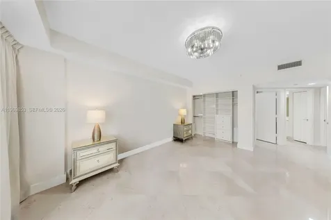 20000 E Country Club Drive Aventura FL 33180