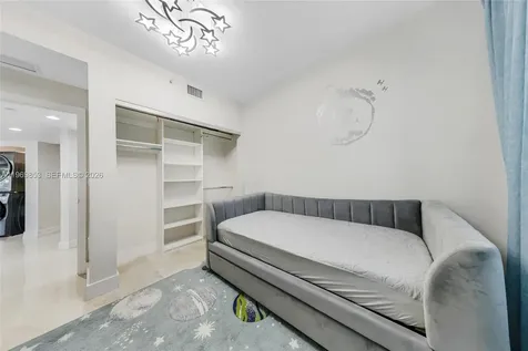 20000 E Country Club Drive Aventura FL 33180
