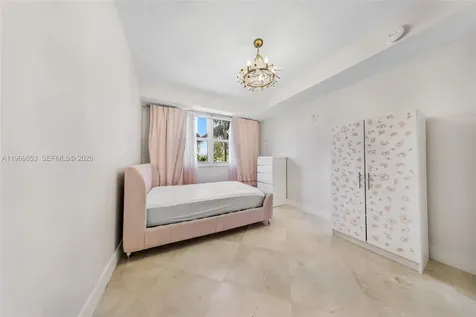 20000 E Country Club Drive Aventura FL 33180