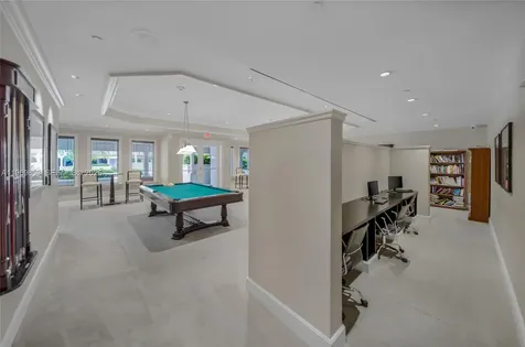 20000 E Country Club Drive Aventura FL 33180