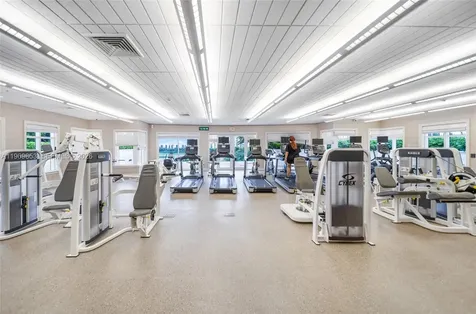 20000 E Country Club Drive Aventura FL 33180