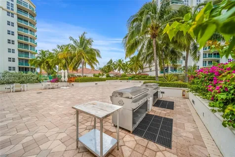 20000 E Country Club Drive Aventura FL 33180