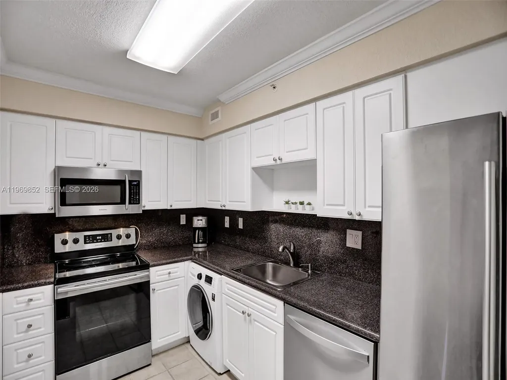 2501 S Ocean Drive Hollywood FL 33019