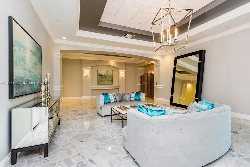 2501 S Ocean Drive Hollywood FL 33019