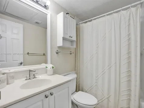 2501 S Ocean Drive Hollywood FL 33019
