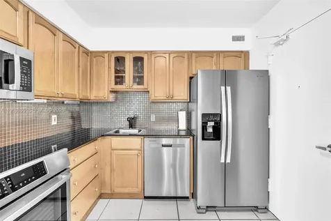 5161 Collins Avenue Miami Beach FL 33140