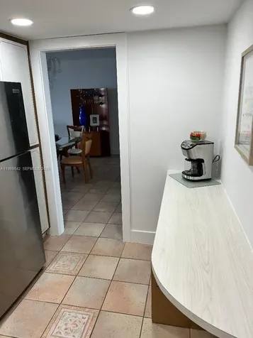 5005 Collins Avenue Miami Beach FL 33140