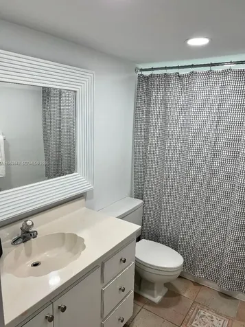 5005 Collins Avenue Miami Beach FL 33140