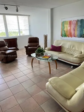 5005 Collins Avenue Miami Beach FL 33140
