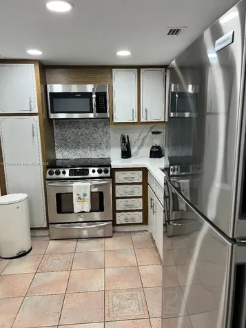 5005 Collins Avenue Miami Beach FL 33140