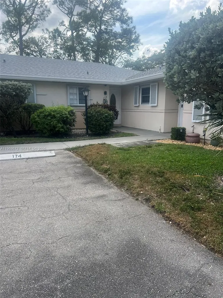 176 Cape Cod Circle Lake Worth FL 33467